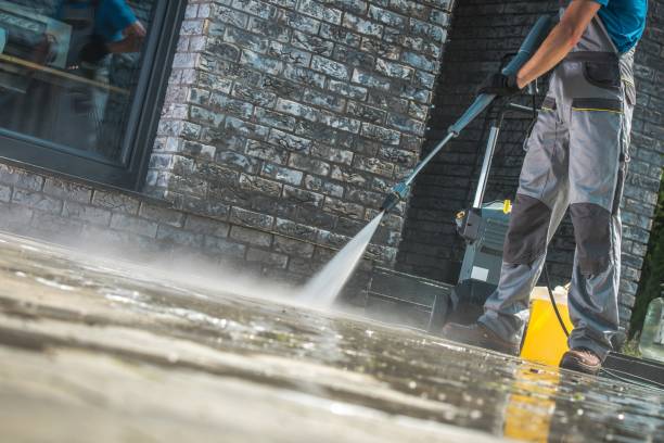 Best Sidewalk and Walkway Cleaning  in Howland Center, OH